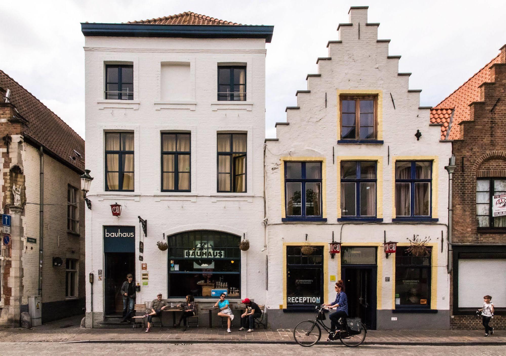 St Christopher'S Inn Hostel At The Bauhaus Bruges Esterno foto